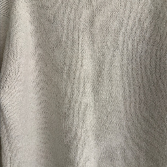 Zara Cozy Cream Sweater Size Medium - Picture 6 of 6